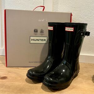 Hunter Boots, size 8, short black gloss